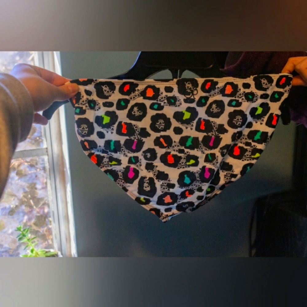 Bikini Set - Picture 2 of 4